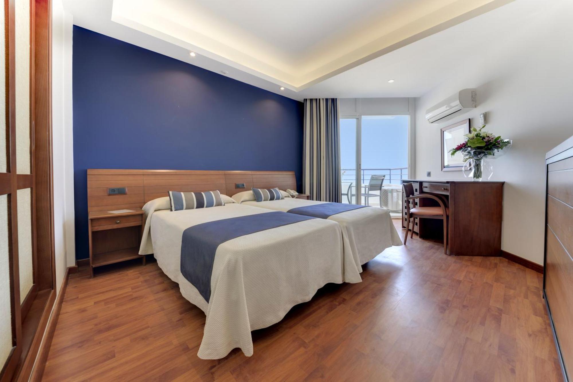 Hotel Puerto Bahia & Spa Ел Пуерто де Санта Мария Екстериор снимка