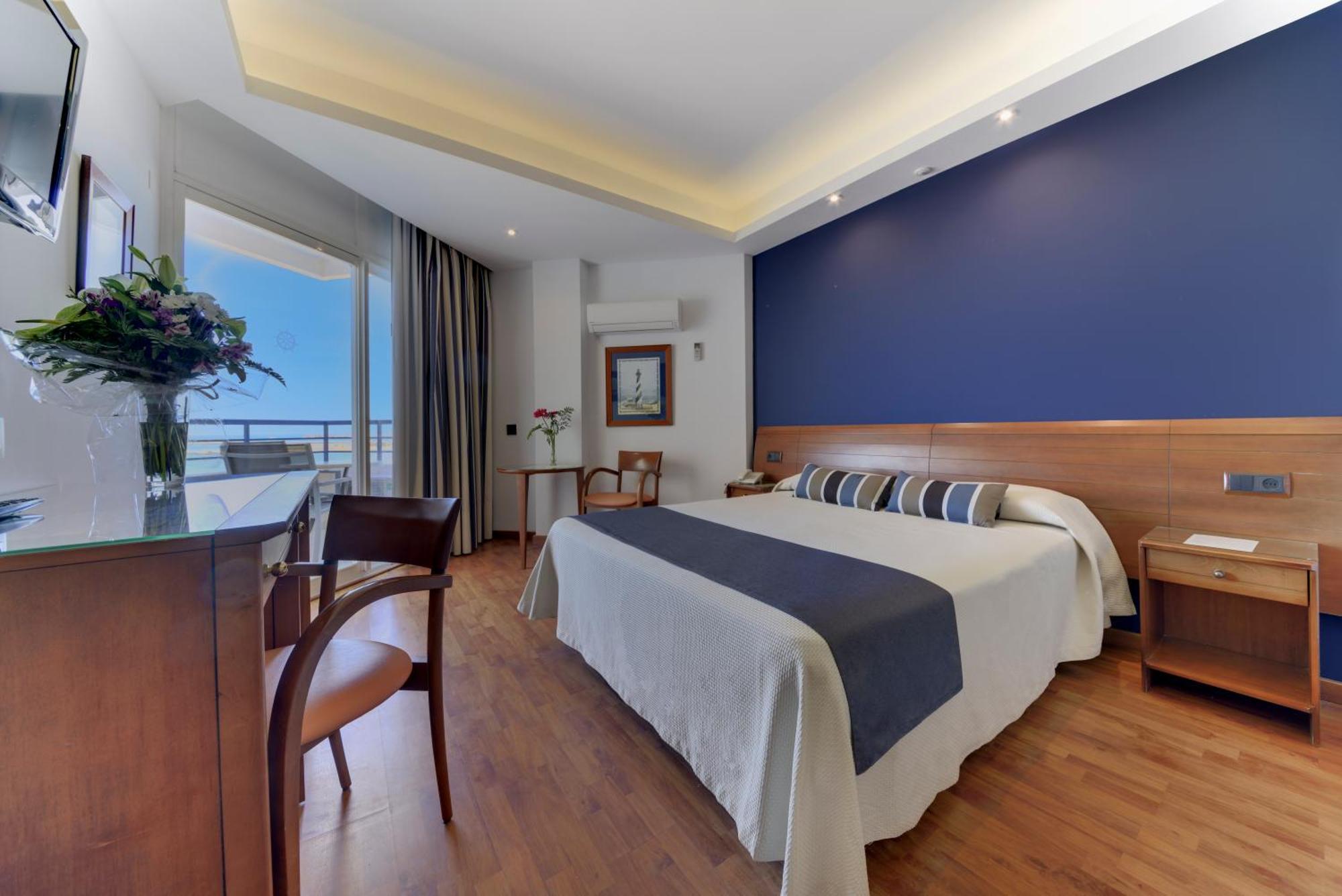 Hotel Puerto Bahia & Spa Ел Пуерто де Санта Мария Екстериор снимка