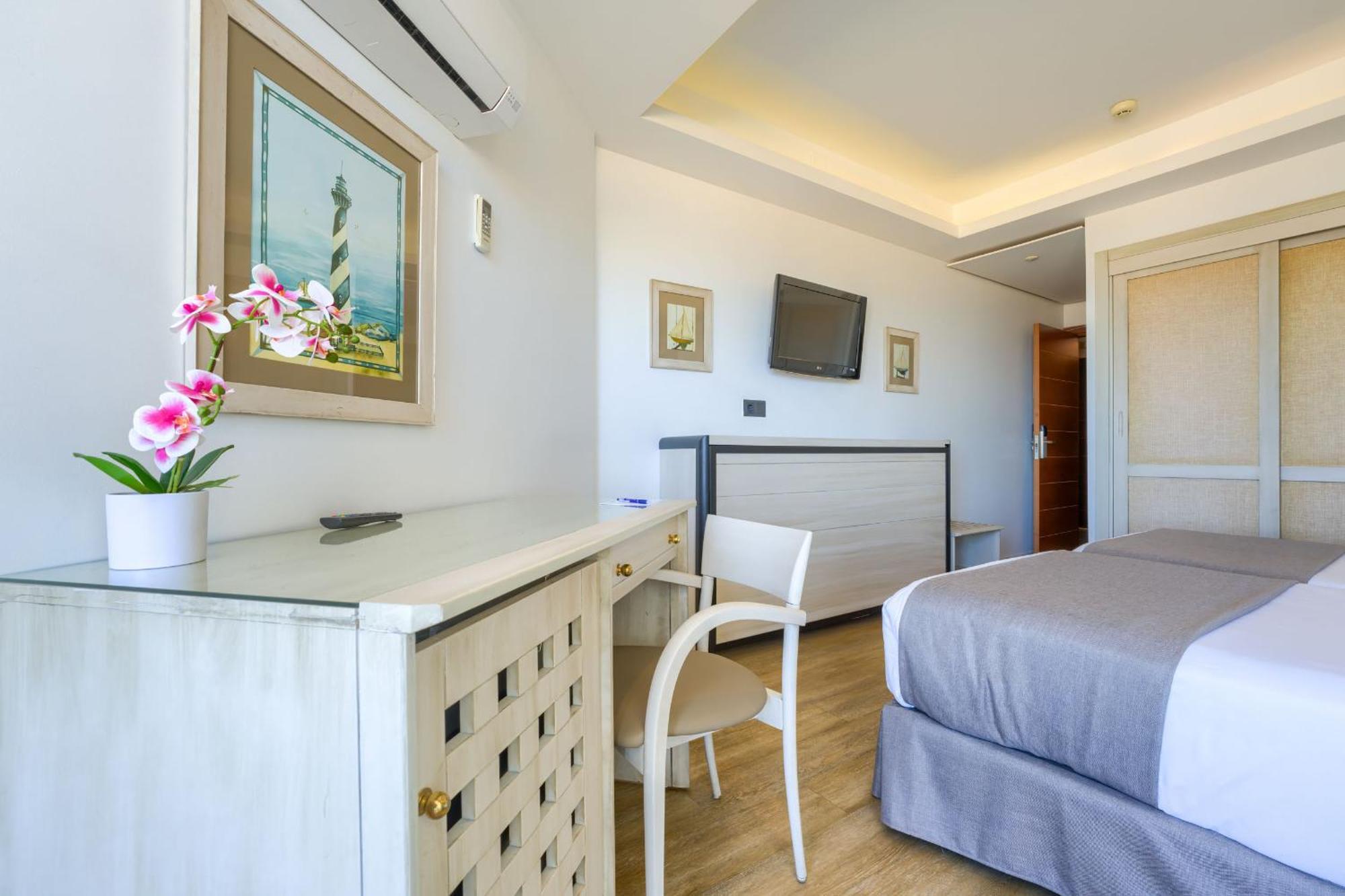 Hotel Puerto Bahia & Spa Ел Пуерто де Санта Мария Екстериор снимка