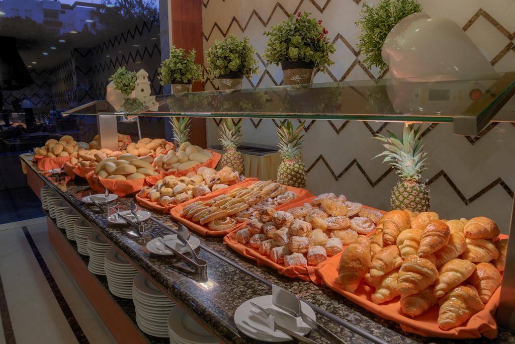Hotel Puerto Bahia & Spa Ел Пуерто де Санта Мария Екстериор снимка