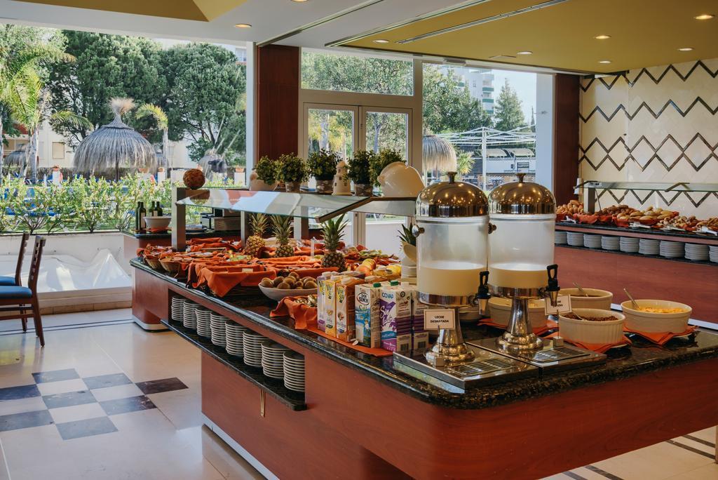 Hotel Puerto Bahia & Spa Ел Пуерто де Санта Мария Екстериор снимка